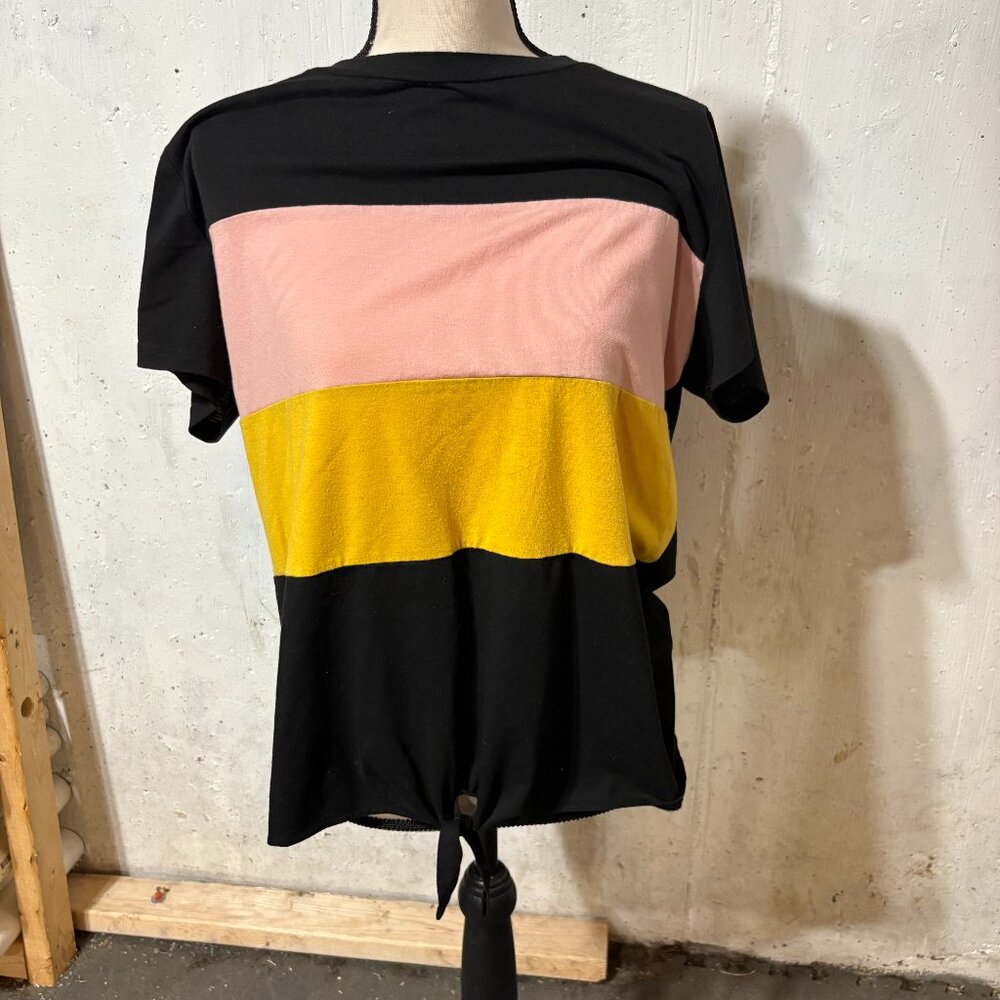 GUC Tie front t-shirt size Large